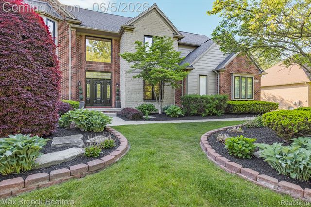 6664 Apple Blossom Trail, West Bloomfield Charter Township, MI 48322