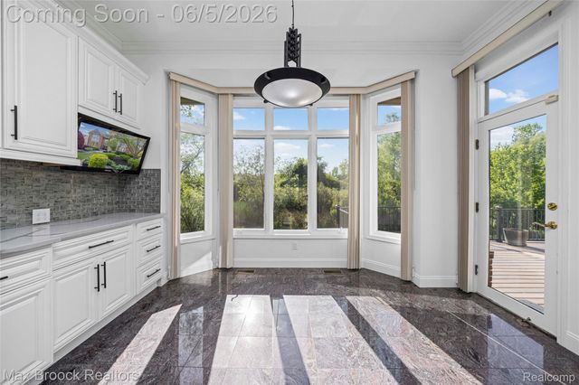 6664 Apple Blossom Trail, West Bloomfield Charter Township, MI 48322