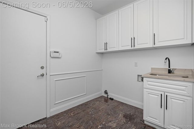 6664 Apple Blossom Trail, West Bloomfield Charter Township, MI 48322