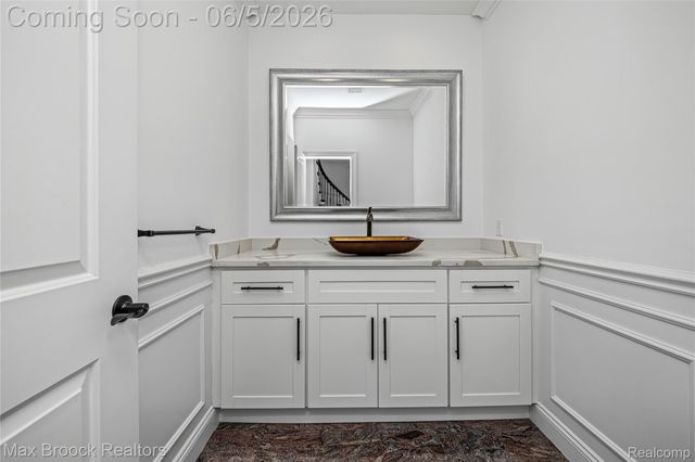 6664 Apple Blossom Trail, West Bloomfield Charter Township, MI 48322