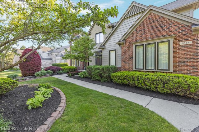 6664 Apple Blossom Trail, West Bloomfield Charter Township, MI 48322