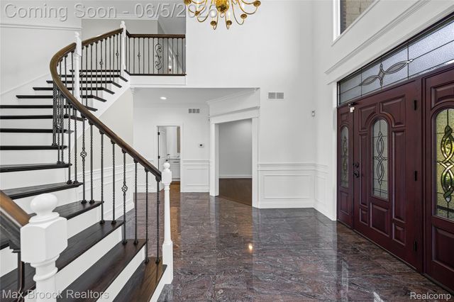 6664 Apple Blossom Trail, West Bloomfield Charter Township, MI 48322
