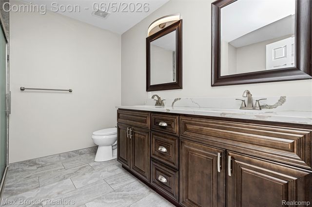 6664 Apple Blossom Trail, West Bloomfield Charter Township, MI 48322