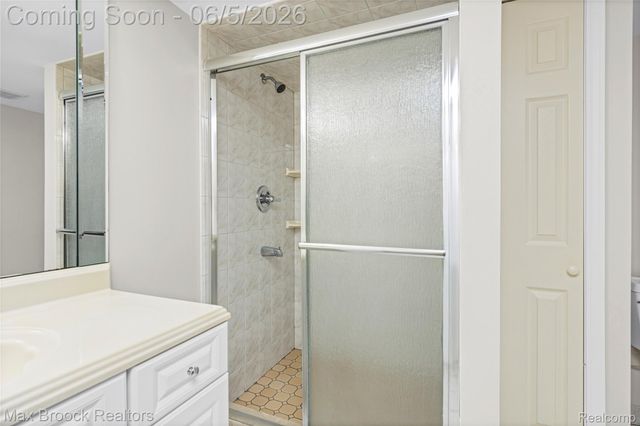 6664 Apple Blossom Trail, West Bloomfield Charter Township, MI 48322