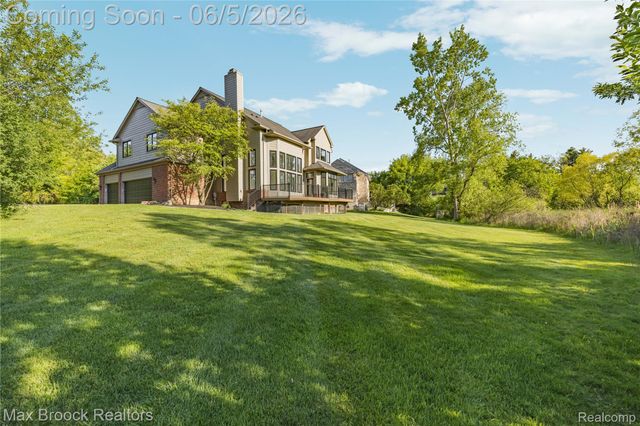 6664 Apple Blossom Trail, West Bloomfield Charter Township, MI 48322