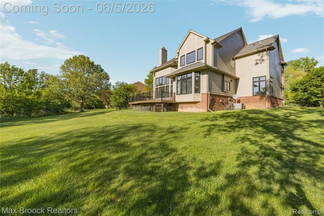 6664 Apple Blossom Trail, West Bloomfield Charter Township, MI 48322