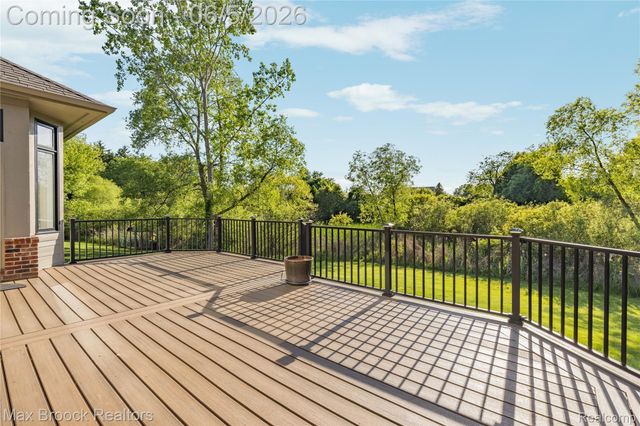 6664 Apple Blossom Trail, West Bloomfield Charter Township, MI 48322