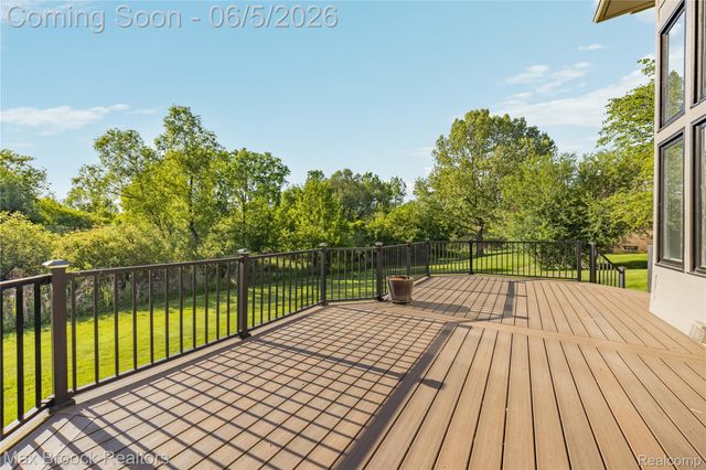 6664 Apple Blossom Trail, West Bloomfield Charter Township, MI 48322