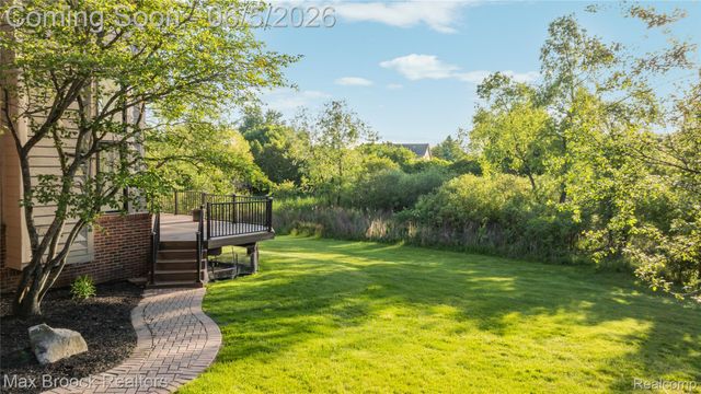 6664 Apple Blossom Trail, West Bloomfield Charter Township, MI 48322