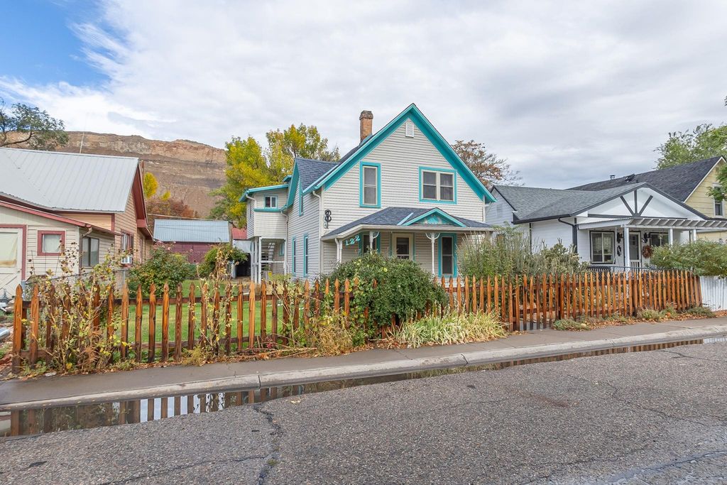 122 W 5th Street, Palisade, CO 81526