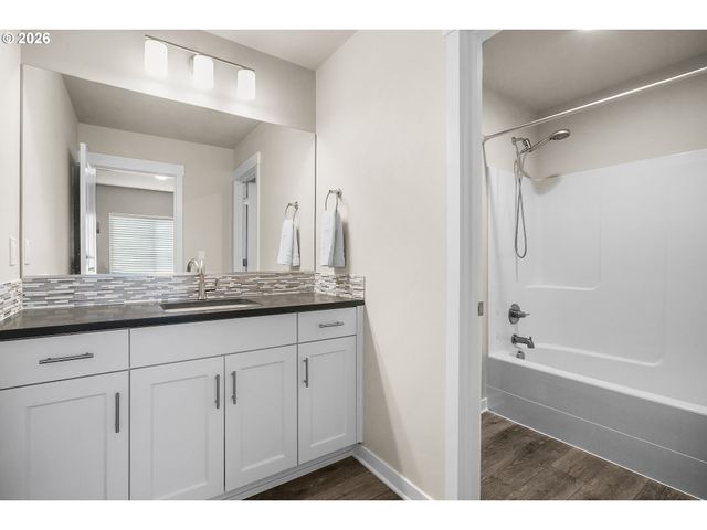 7269 Sw CHESTNUT Ln, Wilsonville, OR 97070