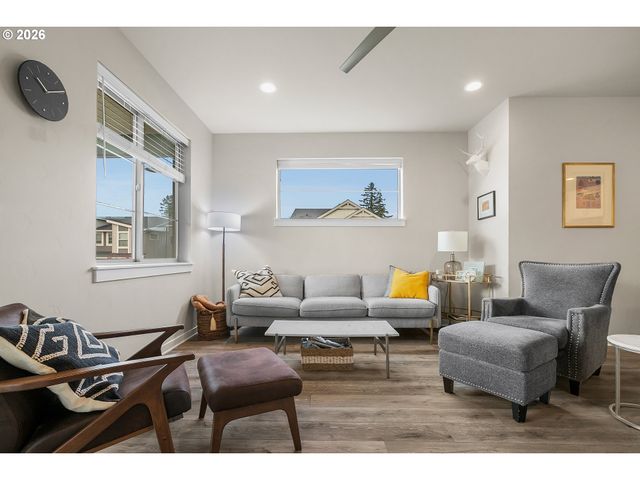 7269 Sw CHESTNUT Ln, Wilsonville, OR 97070