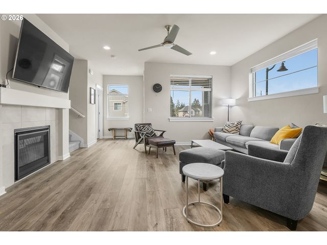 7269 Sw CHESTNUT Ln, Wilsonville, OR 97070