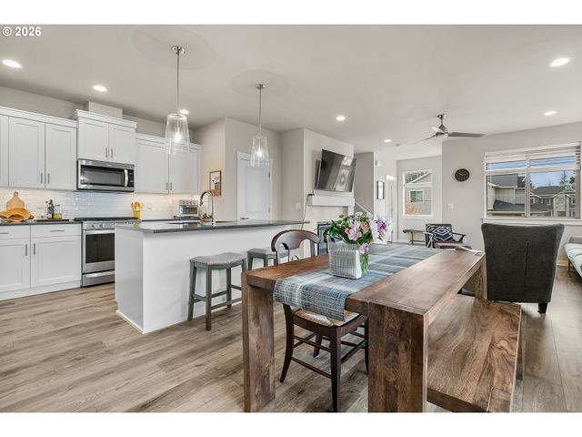 7269 Sw CHESTNUT Ln, Wilsonville, OR 97070