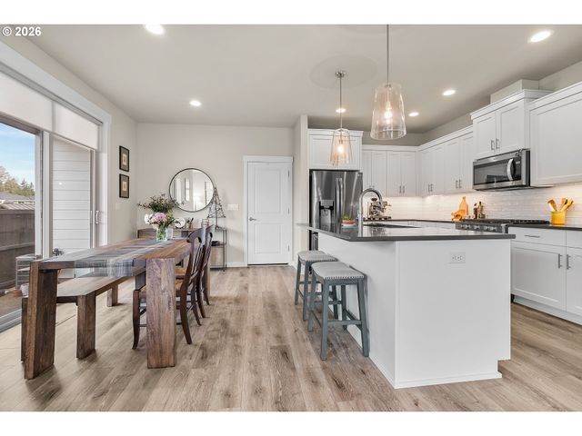 7269 Sw CHESTNUT Ln, Wilsonville, OR 97070