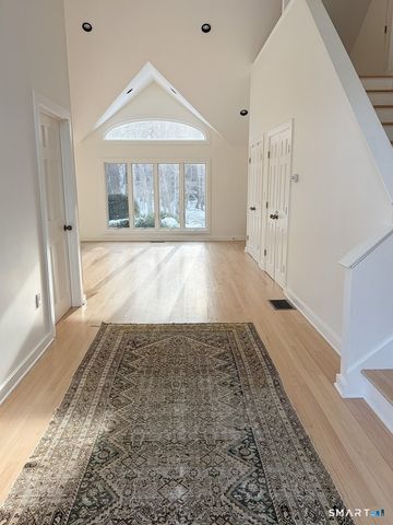 3 Westwood Drive, Waterford, CT 06385