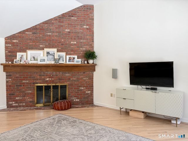 3 Westwood Drive, Waterford, CT 06385