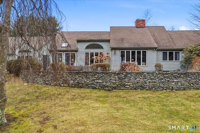 3 Westwood Drive, Waterford, CT 06385