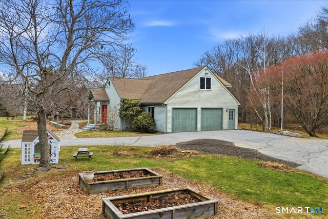 3 Westwood Drive, Waterford, CT 06385