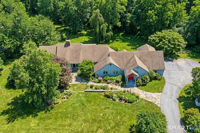 3 Westwood Drive, Waterford, CT 06385