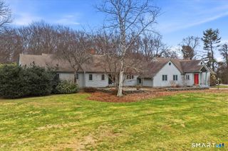 3 Westwood Drive, Waterford, CT 06385