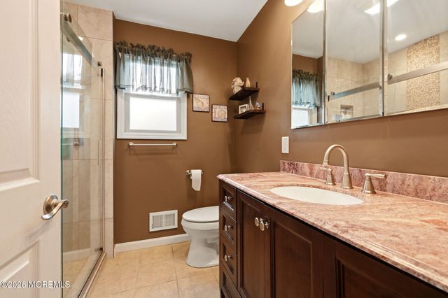 194 Ross Lane, Jackson, NJ 08527