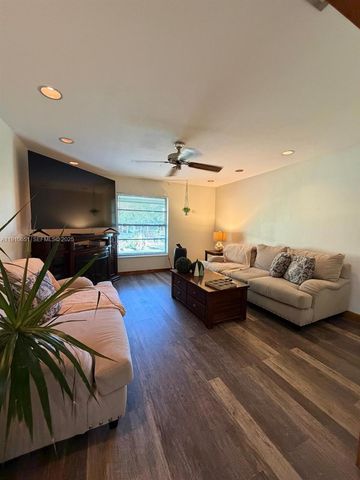 19820 SW 244th St, Homestead, FL 33031