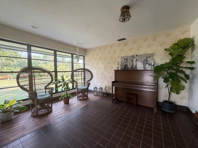 19820 SW 244th St, Homestead, FL 33031