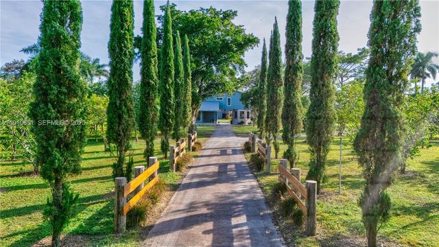 19820 SW 244th St, Homestead, FL 33031