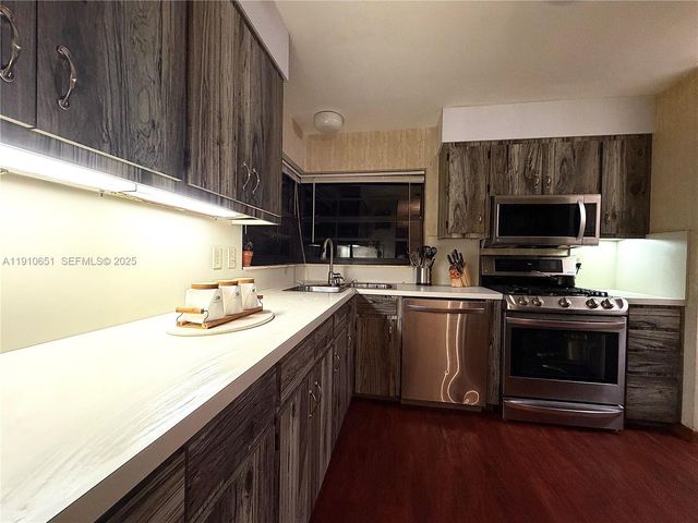 19820 SW 244th St, Homestead, FL 33031