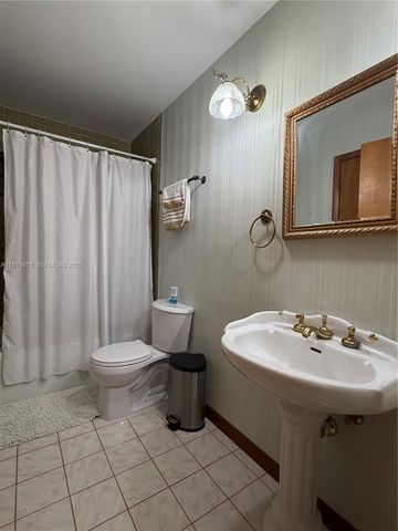 19820 SW 244th St, Homestead, FL 33031