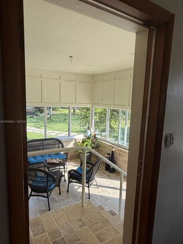 19820 SW 244th St, Homestead, FL 33031