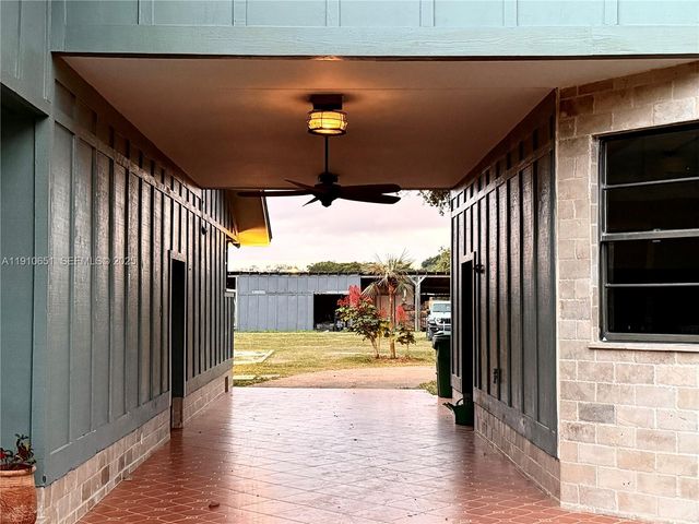 19820 SW 244th St, Homestead, FL 33031