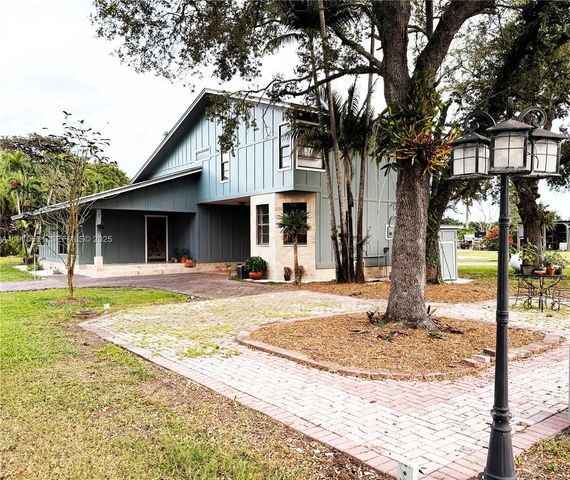 19820 SW 244th St, Homestead, FL 33031