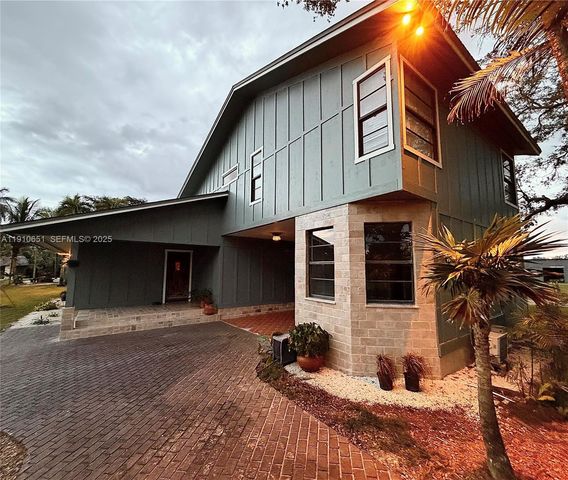 19820 SW 244th St, Homestead, FL 33031