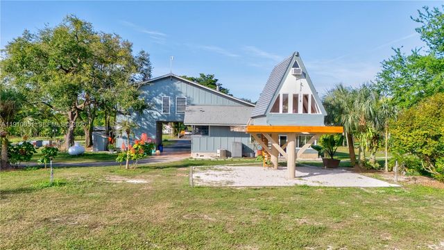 19820 SW 244th St, Homestead, FL 33031