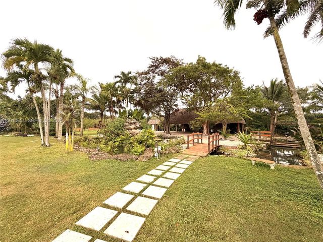 19820 SW 244th St, Homestead, FL 33031