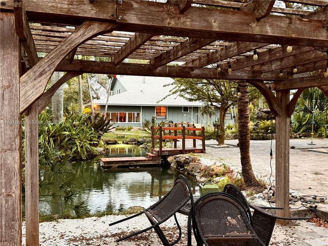 19820 SW 244th St, Homestead, FL 33031