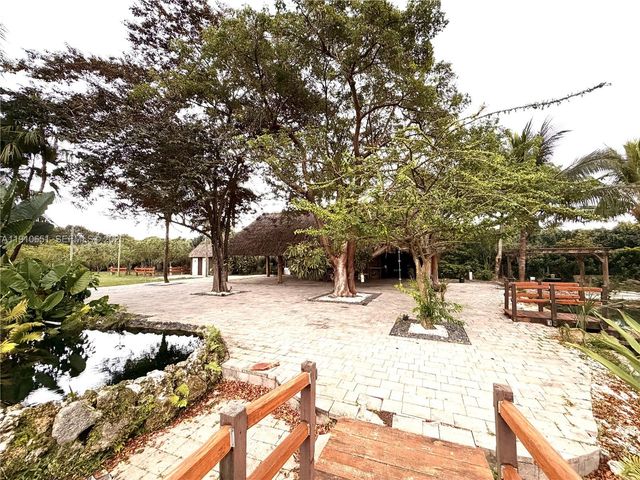 19820 SW 244th St, Homestead, FL 33031