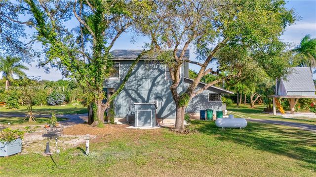 19820 SW 244th St, Homestead, FL 33031