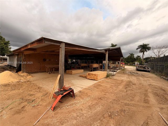 19820 SW 244th St, Homestead, FL 33031