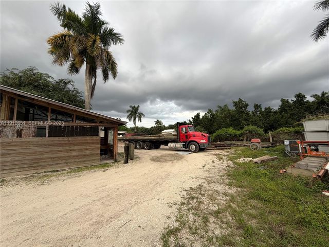 19820 SW 244th St, Homestead, FL 33031