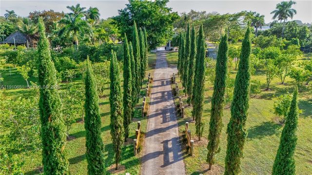 19820 SW 244th St, Homestead, FL 33031