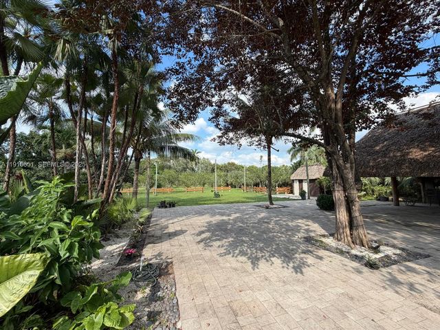 19820 SW 244th St, Homestead, FL 33031