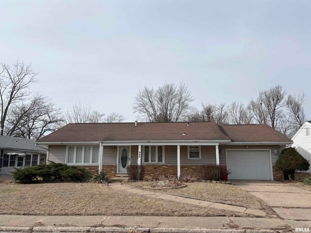 925 S MANUAL Avenue, Peoria, IL 61605