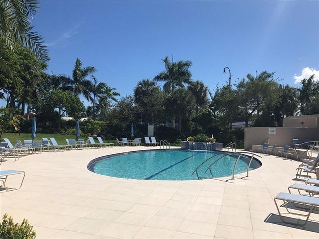 1523 E Hillsboro Boulevard 335, Deerfield Beach, FL 33441