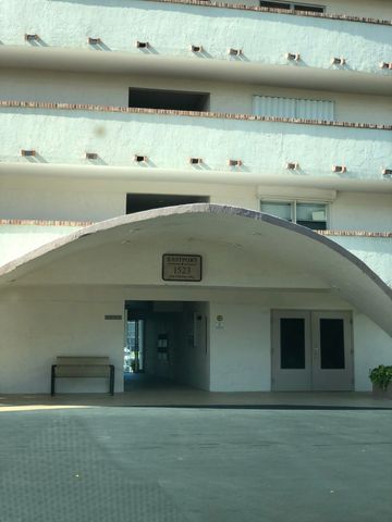 1523 E Hillsboro Boulevard 335, Deerfield Beach, FL 33441