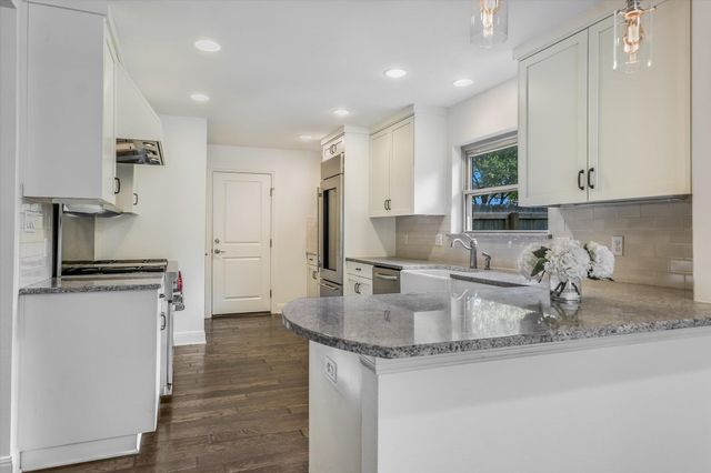 306 Briarwood TRL, Austin, TX 78746