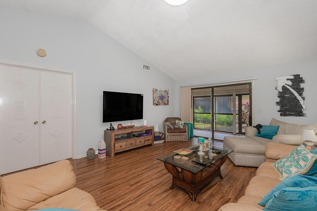 10074 Hickorywood Place, Boynton Beach, FL 33437