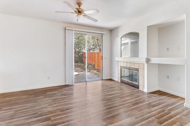 8203 Gardenside Ct, Sacramento, CA 95829